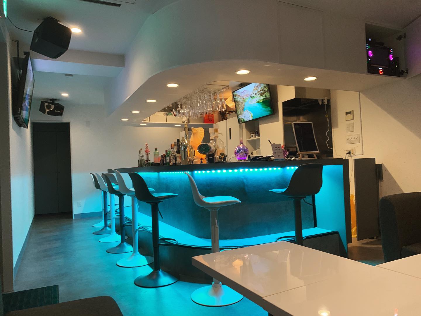 Girls BAR JASMINE 店内