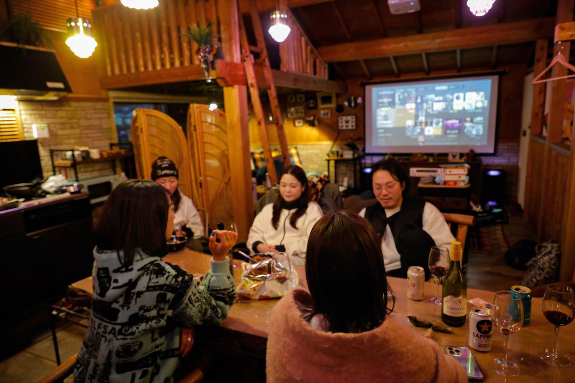 ハイイロチョッキリ 民泊 晩御飯